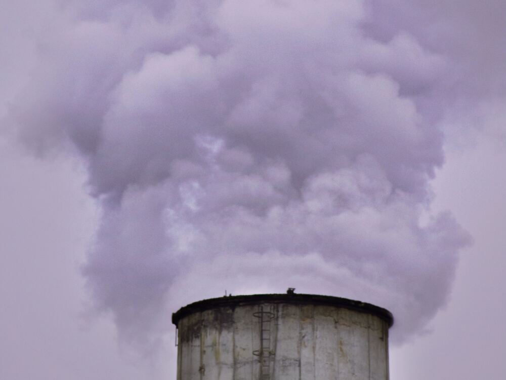 Chimenea industrial monitoreada por Allstar para cumplimiento de la NOM-085-SEMARNAT sobre emisiones atmosféricas